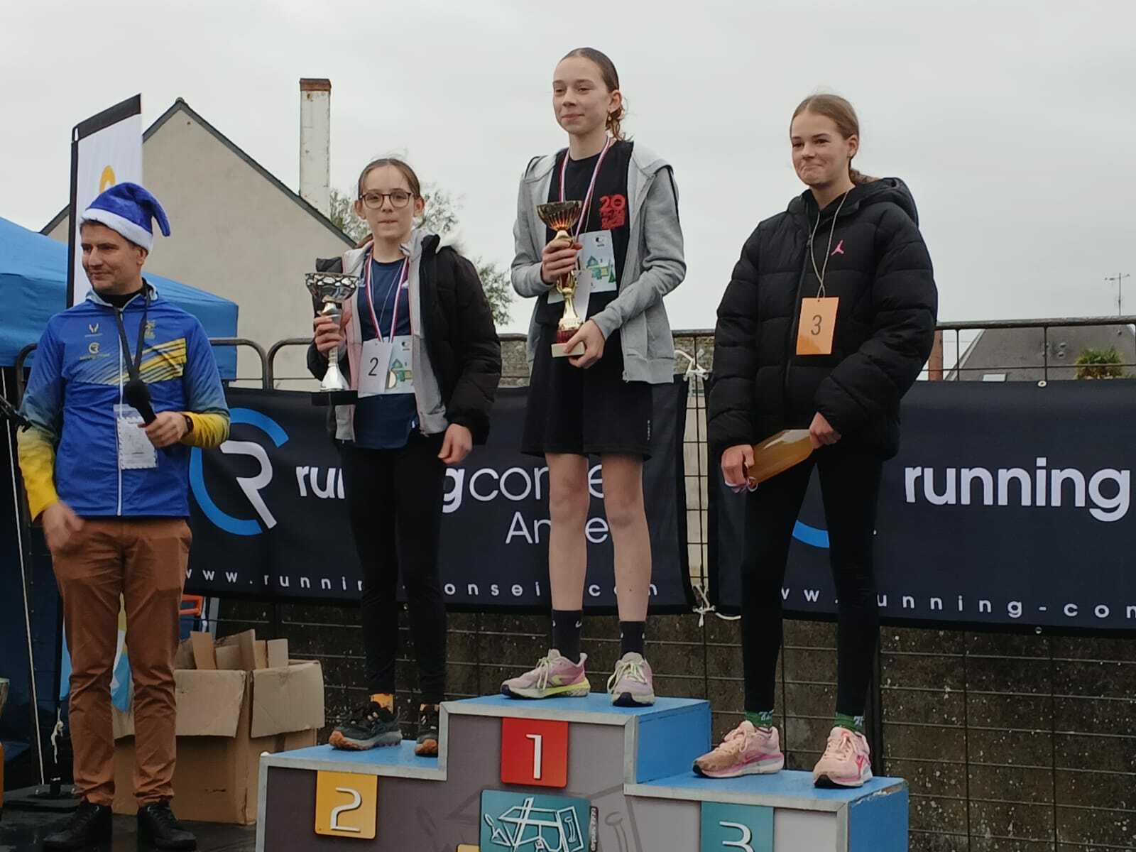 Corrida de Noël - 2025, les jeunes du COS en bonne forme !